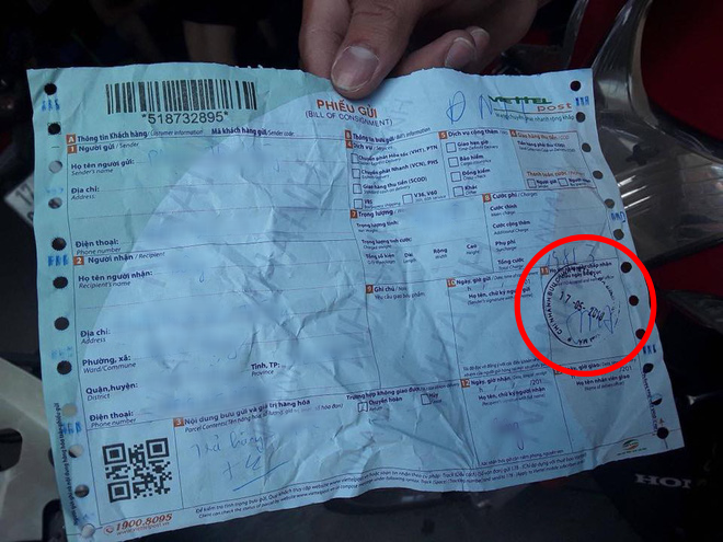 Cô gái mua giày cao gót về đi thử 8 ngày mòn cả đế rồi đòi trả lại shop vì lý do hơi rộng