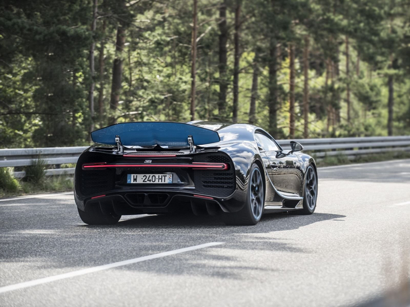Siêu xe đắt giá - Bugatti Chiron thứ 100 xuất xưởng Siêu xe đắt giá - Bugatti Chiron thứ 100 xuất xưởng