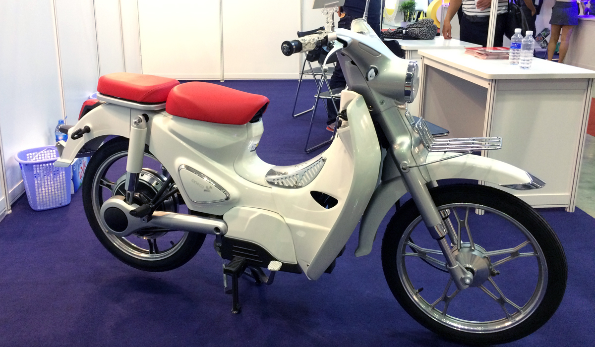 Xe điện ZS800TD - bản sao Honda Cub xuất hiện tại Việt Nam