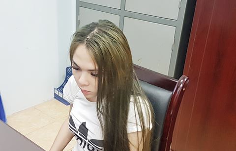 Bắt quả tang hotgirl chuyển giới bán dâm