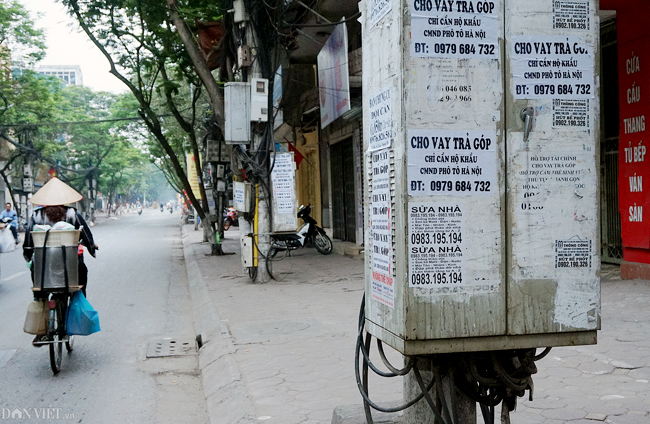 Quảng cáo tín dụng đen, rao vặt bủa vây phố phường Hà Nội