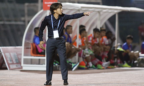 Phi Sơn nhận thẻ đỏ, TP HCM thua trận thứ tư liên tiếp tại V-League