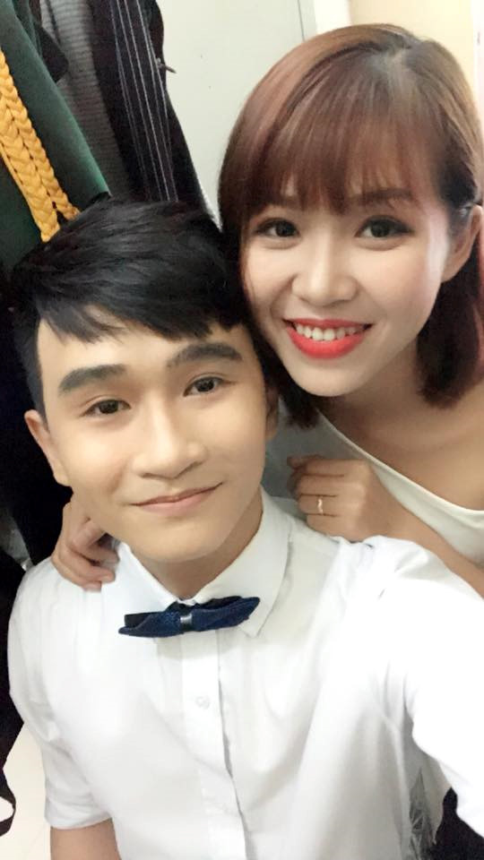 Chú rể Quảng Bình hát Cô gái M53 tặng vợ trong ngày cưới