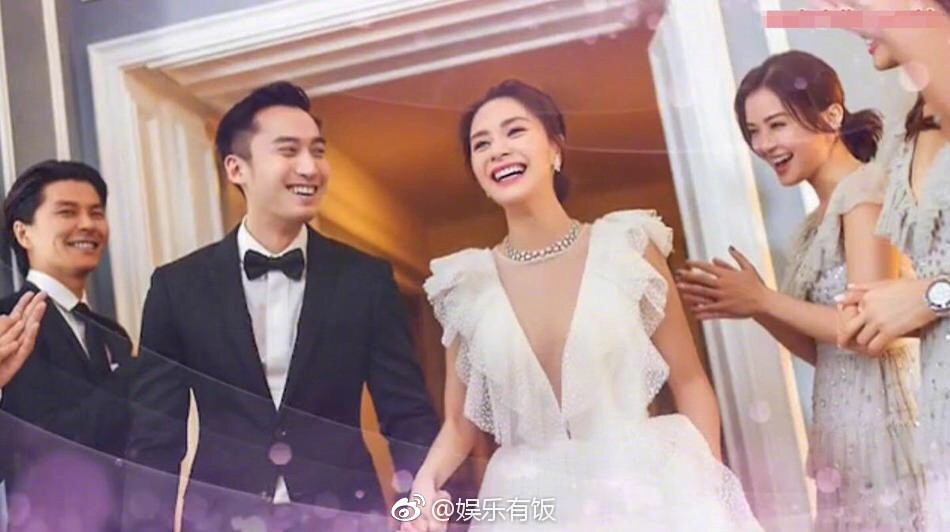 Tròn 10 năm tủi hờn vì scandal ảnh nóng, Chung Hân Đồng khóc như mưa trong hôn lễ đẹp như cổ tích của mình Tròn 10 năm tủi hờn vì scandal ảnh nóng, Chung Hân Đồng khóc như mưa trong hôn lễ đẹp như cổ tích của mình