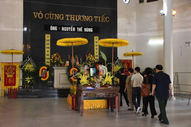Đám tang đẫm nước mắt tiễn đưa thi hài lái tàu vụ tai nạn lật tàu ở Thanh Hóa về nơi an nghỉ cuối cùng Đám tang đẫm nước mắt tiễn đưa thi hài lái tàu vụ tai nạn lật tàu ở Thanh Hóa về nơi an nghỉ cuối cùng