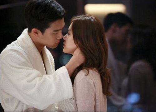 Nực cười chồng xung phong chở vợ hàng xóm đi làm rồi tiện thể tạt luôn vào nhà nghỉ