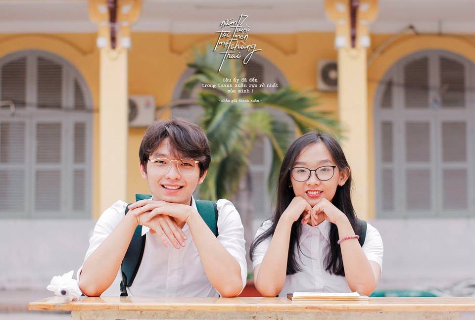 Hồi đi học, ai cũng trót cảm nắng một cậu bạn đeo kính và có nụ cười hiền thế này!