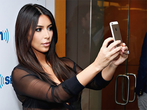 Facebook theo dõi từng cử chỉ ngón tay trên Instagram