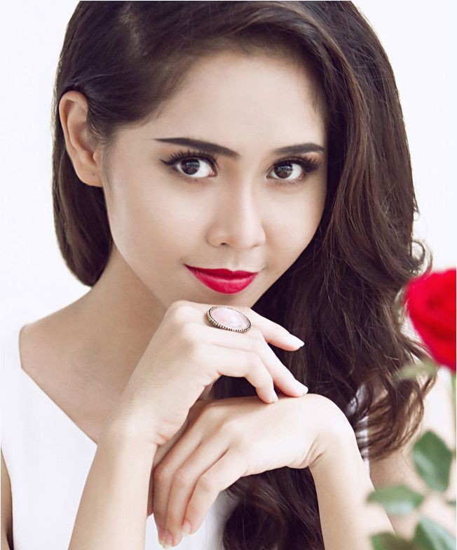 Nhan sắc và cuộc sống của 2 nữ phụ bị ghét cay ghét đắng trong Bỗng dưng muốn khóc sau 10 năm