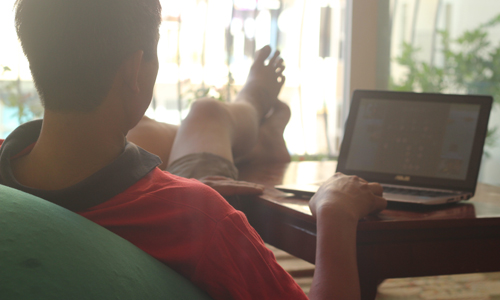 Quý tử thành cục nợ khi ngoài 30 vẫn ăn chực cha mẹ