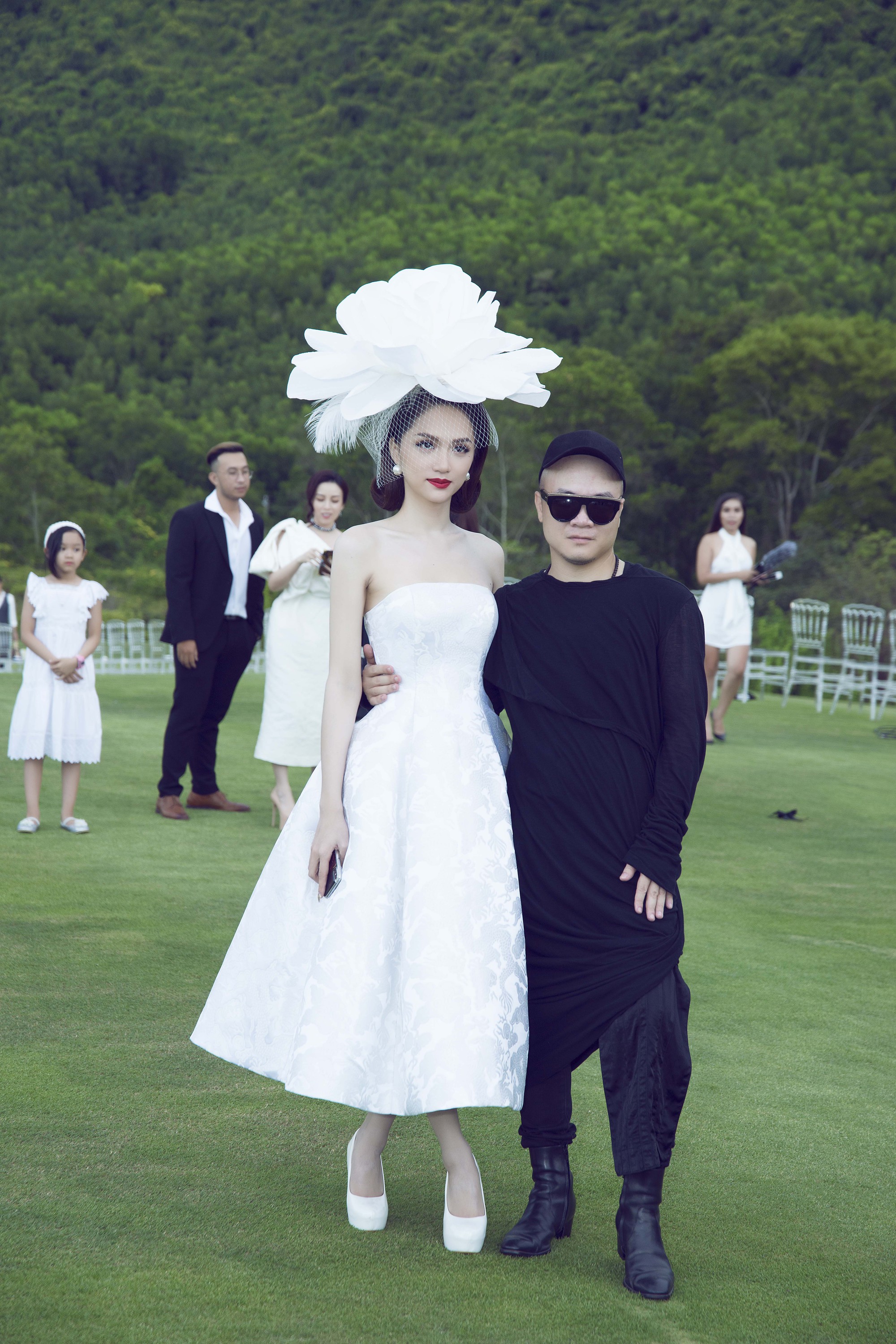 Tăng Thanh Hà mặc đơn giản vẫn sang chảnh đầy khí chất giữa dàn sao