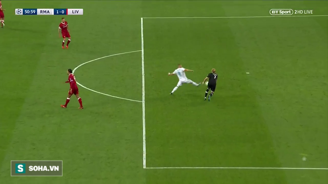 Biếu Real Madrid 2 bàn thắng, thủ môn Liverpool sáng nhất Champions League