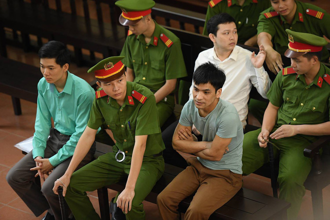 Uẩn khúc vụ án chạy thận: 7h45 tai biến, 13h rửa đường ống, 16h báo công an - vì sao? Uẩn khúc vụ án chạy thận: 7h45 tai biến, 13h rửa đường ống, 16h báo công an - vì sao?