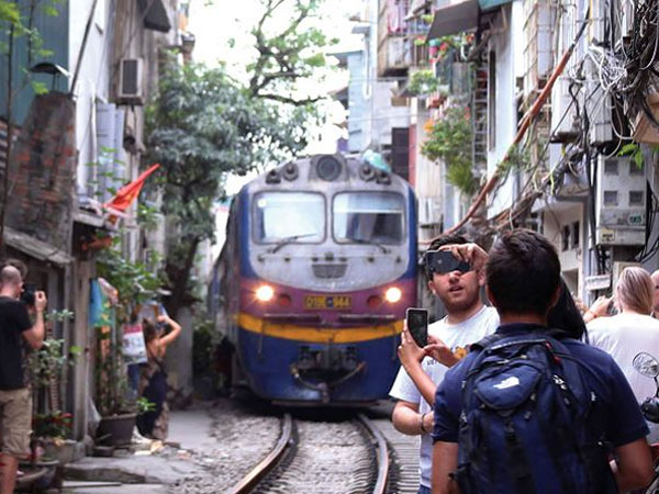 Cục trưởng Đường sắt: Trong nhà có ông già bị ốm