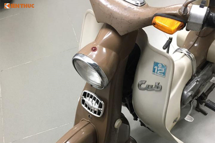 Xe máy Honda Super Cub đời đầu siêu hiếm tại Sài Gòn