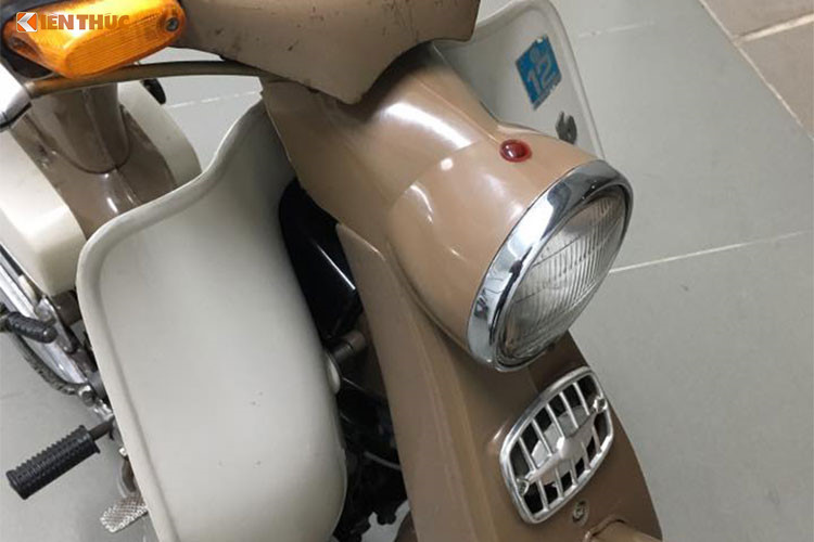 Xe máy Honda Super Cub đời đầu siêu hiếm tại Sài Gòn