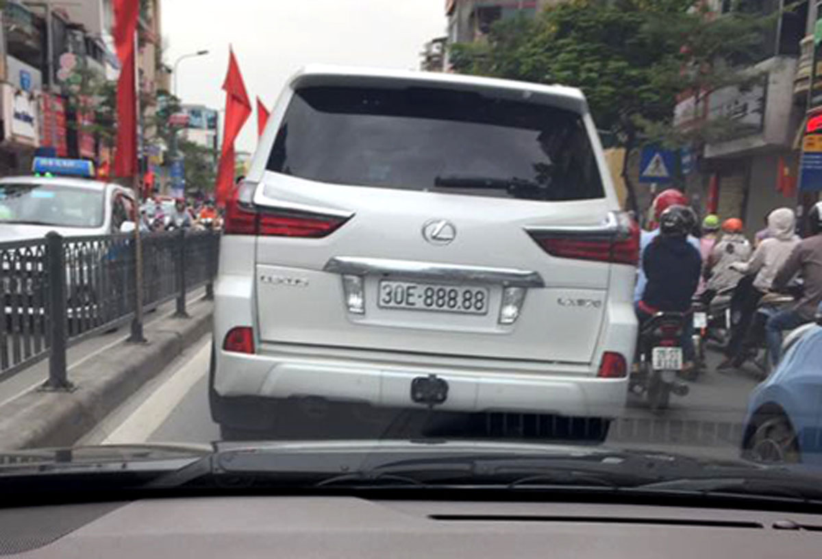 Lexus LX570 biển ngũ quý: Đẳng cấp đại gia, chơi xe hoành tráng