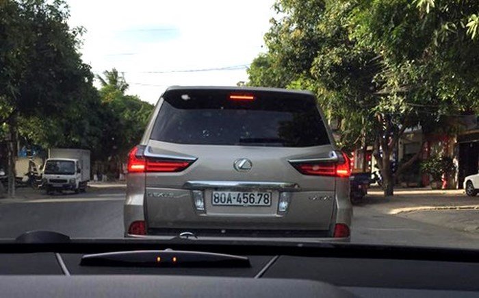 Lexus LX570 biển ngũ quý: Đẳng cấp đại gia, chơi xe hoành tráng