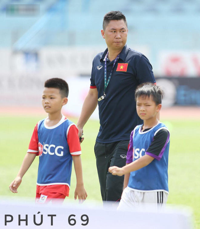 Cựu trợ lý bầu Kiên: Công Vinh khác biệt với phần còn lại của bóng đá Việt Nam