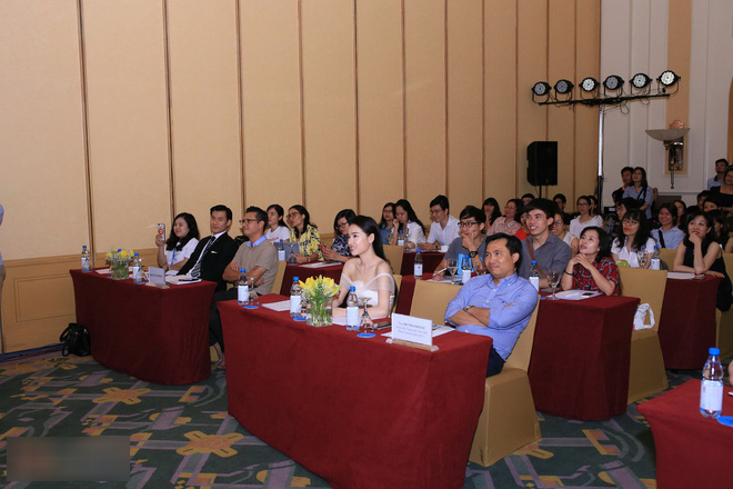 Liên tục bị hỏi về Nhã Phương, Nhan Phúc Vinh né tránh, dọa sẽ chặn số và không nói chuyện với bạn diễn