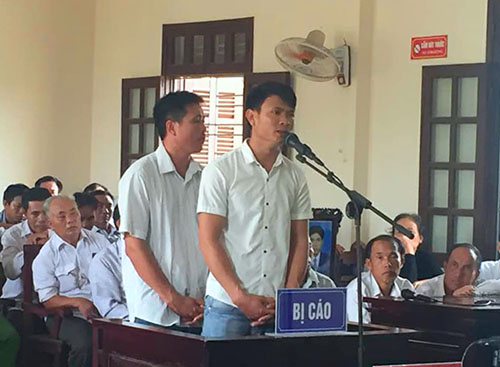 Án mạng từ việc tranh nhau bắn chim