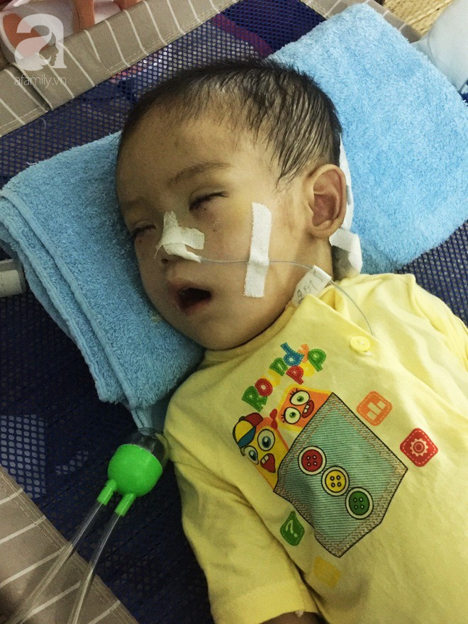 Đang bán rau ngoài chợ, mẹ đơn thân rụng rời nghe tin con trai 2 tuổi rớt xuống sông ngưng tim