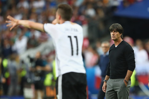 Cầu thủ Đức bị cấm sex nhưng được tự do… uống bia rượu ở World Cup 2018