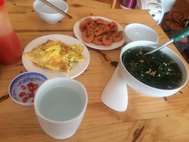 Nấu mâm cơm chuẩn công thức 4 món mặn, xào, luộc, canh, nàng dâu vẫn bị mẹ chồng chê chẳng có gì để gắp