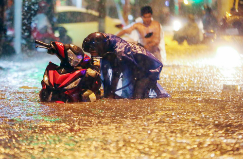 Chuyên gia: Quy hoạch lạc hậu, TP HCM phải đổi cách chống ngập