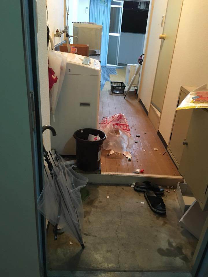 Xinh nhưng ở quá bẩn, nữ sinh tặng luôn cho chủ nhà chục trứng cùng núi rác trước khi đi