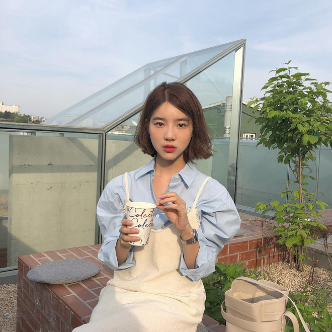 Váy/áo hai dây – những items chống chỉ định mặc đến nơi công sở nay đã có cách diện sao cho chỉn chu và thanh lịch