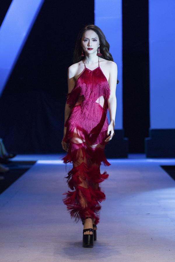 Điểm mặt những chiếc đầm tua rua đang công phá làng mốt Việt