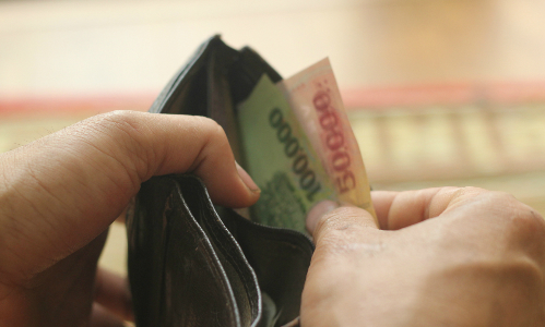 Vợ chồng tôi sung túc gấp nhiều lần từ khi cai được thói tiêu hoang