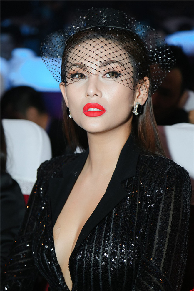 Cư dân mạng tranh cãi nảy lửa khi Minh Hằng trở thành HLV The Face Vietnam 2018 Cư dân mạng tranh cãi nảy lửa khi Minh Hằng trở thành HLV The Face Vietnam 2018