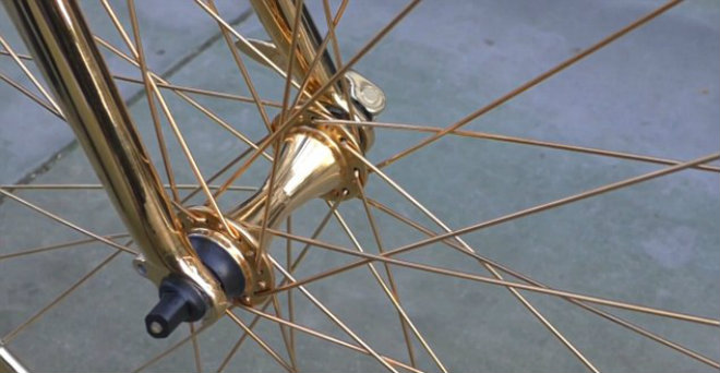 SỐC: Xe đạp vàng giá 7,6 tỷ đồng, đắt hơn cả Ferrari