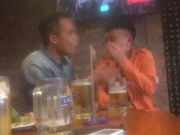 Hà Nội: Chủ quán bia bị bắt vì đánh đập đầu bếp lừa ứng 4 triệu đồng rồi nghỉ việc