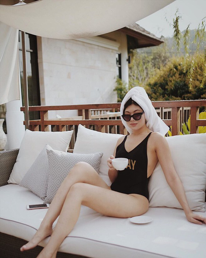 Kén dáng và rất dễ gặp tai nạn nhưng áo bơi khoét hông cao vẫn là kiểu áo hot nhất hè này Kén dáng và rất dễ gặp tai nạn nhưng áo bơi khoét hông cao vẫn là kiểu áo hot nhất hè này