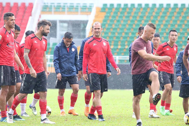 Cựu vua phá lưới giải châu Á làm học trò HLV Miura