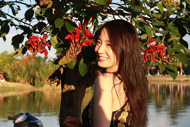 Sao nữ Hàn khoe ảnh ở Đà Nẵng sau khi bị fan Việt chửi bới