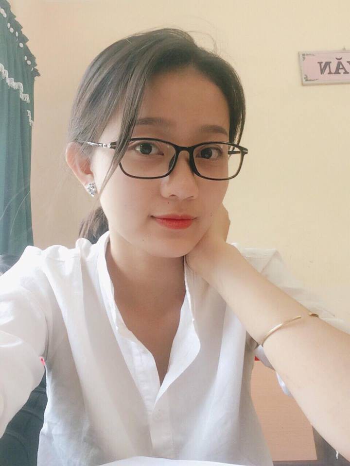 Quá xinh khi chụp ảnh kỉ yếu, nữ sinh Đăk Nông được xin link nhiều đến nỗi phải khoá Facebook Quá xinh khi chụp ảnh kỉ yếu, nữ sinh Đăk Nông được xin link nhiều đến nỗi phải khoá Facebook