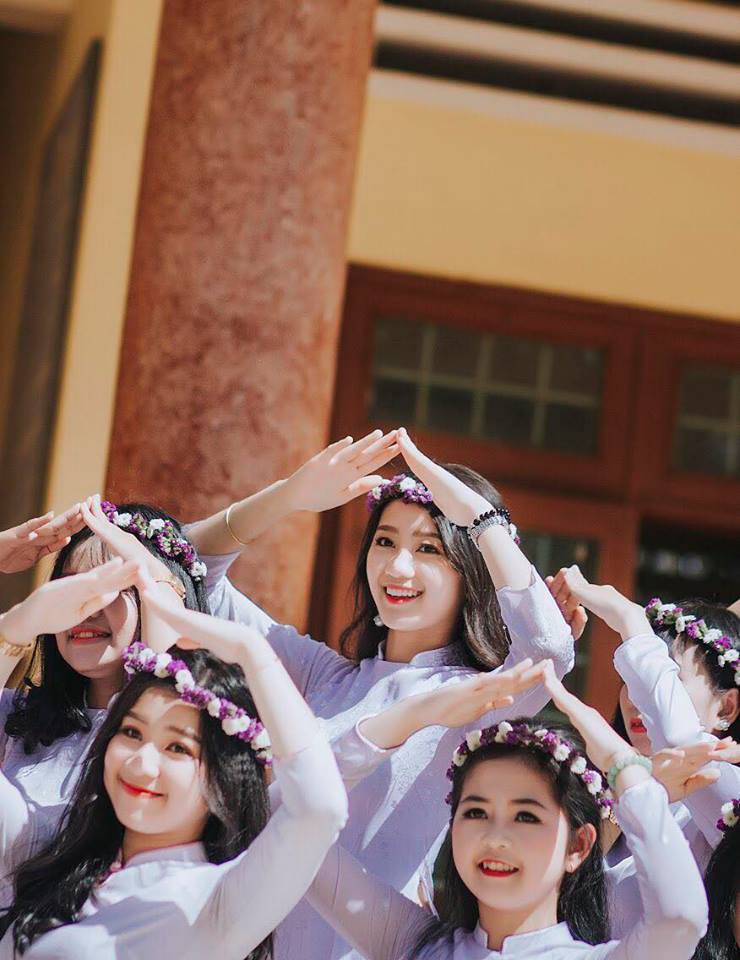 Quá xinh khi chụp ảnh kỉ yếu, nữ sinh Đăk Nông được xin link nhiều đến nỗi phải khoá Facebook