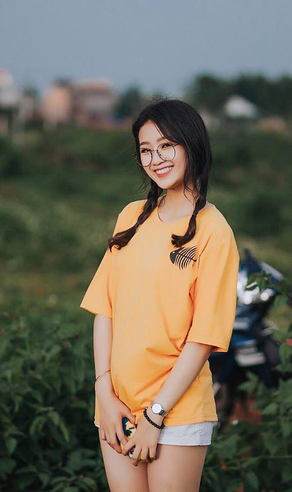 Quá xinh khi chụp ảnh kỉ yếu, nữ sinh Đăk Nông được xin link nhiều đến nỗi phải khoá Facebook Quá xinh khi chụp ảnh kỉ yếu, nữ sinh Đăk Nông được xin link nhiều đến nỗi phải khoá Facebook