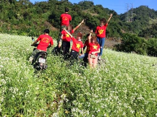 Dấu ấn trong rừng của nhóm bạn trẻ khiến những phượt thủ chân chính xấu hổ