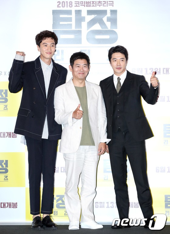 Sau scandal vạ miệng đến mức bị kiến nghị xử tử hình, Lee Kwang Soo xuất hiện với thái độ khác hẳn mọi khi