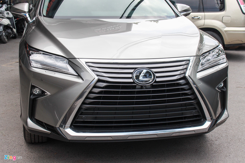 Lexus RX350L 7 chỗ đầu tiên về Việt Nam, giá gần 5 tỷ đồng