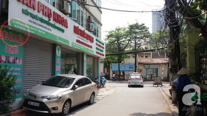 Nhiều camera giám sát sẽ có hình ảnh người phụ nữ giả công an phường, mượn điện thoại của tài xế Grab rồi biến mất