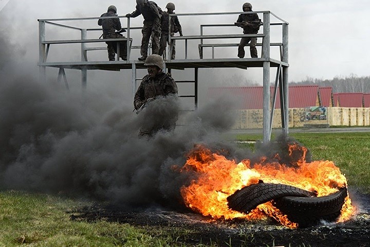 Cận cảnh đặc nhiệm nội vụ Nga vượt qua bài thử thách khắc nghiệt