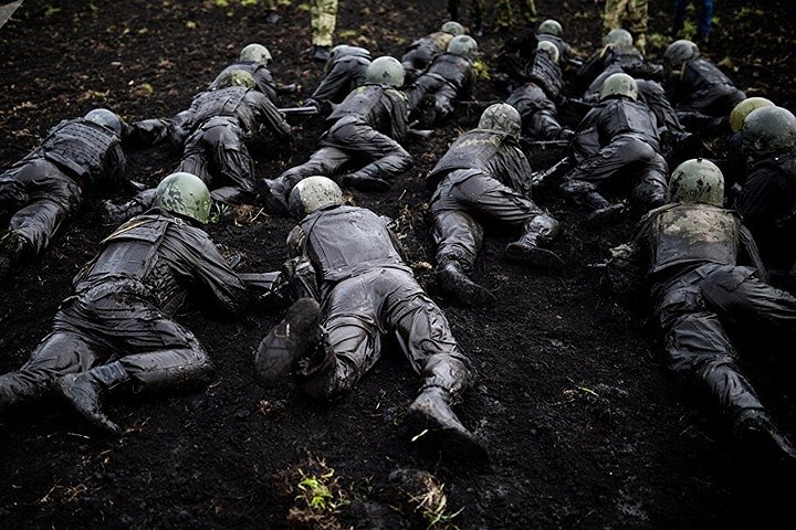 Cận cảnh đặc nhiệm nội vụ Nga vượt qua bài thử thách khắc nghiệt