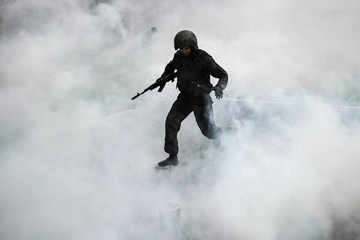 Cận cảnh đặc nhiệm nội vụ Nga vượt qua bài thử thách khắc nghiệt