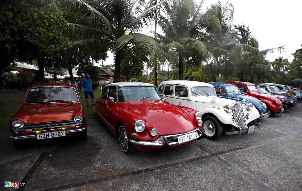 Những chiếc xế cổ rao bán giá rẻ hơn xe máy ở Việt Nam